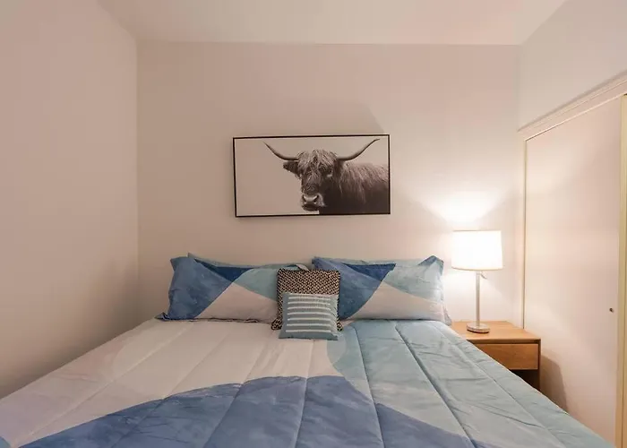 3Br Prime Hyde Park Location Near Uchicago And Dining