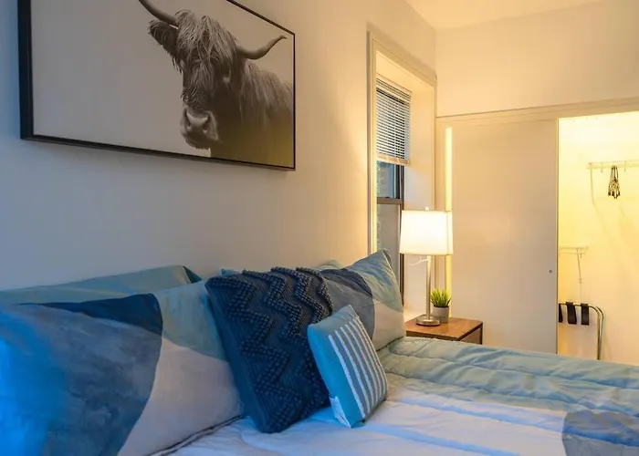 3Br Prime Hyde Park Location Near Uchicago And Dining